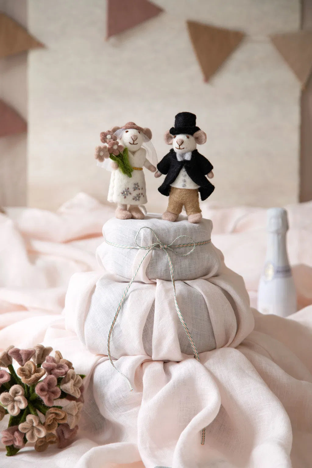 Felt Wool Mouse | Gry & Sif - Small White Mouse Bride