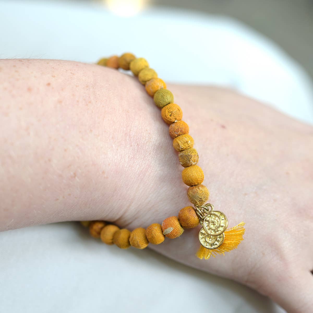 Viltis • Kantha ryšio apyrankė