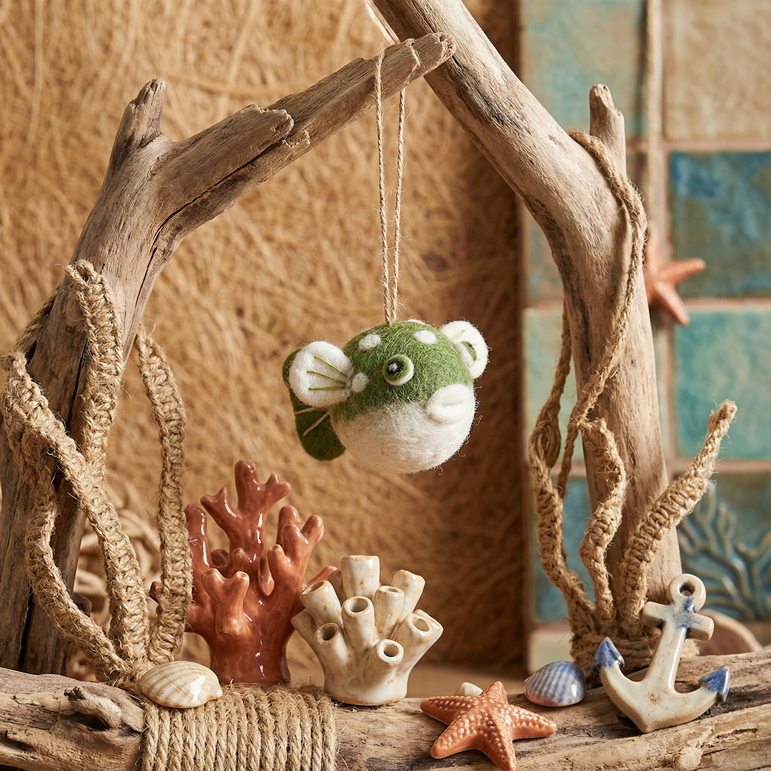 Décoration suspendue Poisson-ballon en feutre — Vie marine | Felt So Good