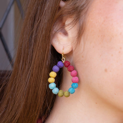 Väriblokki-Kantha-pisarakorvakorut - kirkkaat sävyt