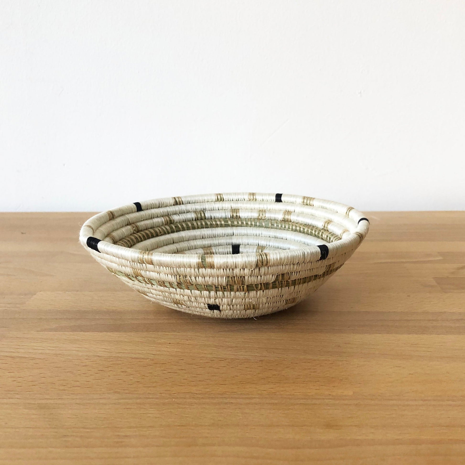 Small Sisal & Sweetgrass Bowl | Kanama-Amsha-RAUHA Crafts