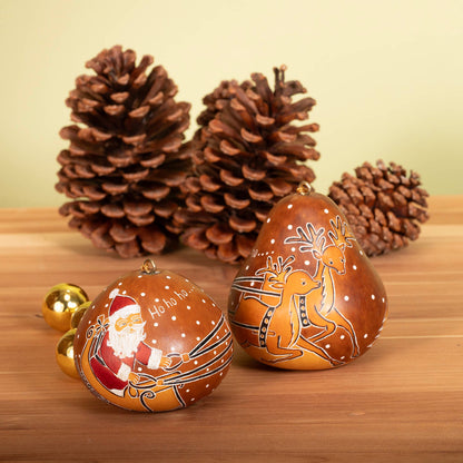 Decorazione artigianale in zucca Babbo Natale e Renna di Lucuma Designs