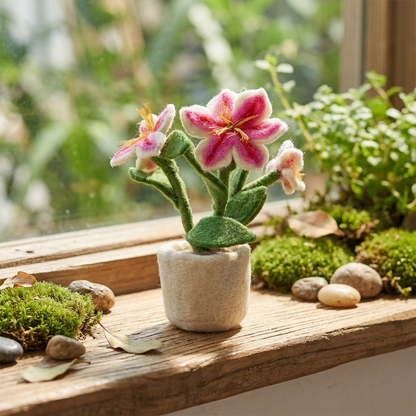 Vaso de Lírios Sumptuosos em Feltro — Decoração para o Dia da Mãe | Felt So Good