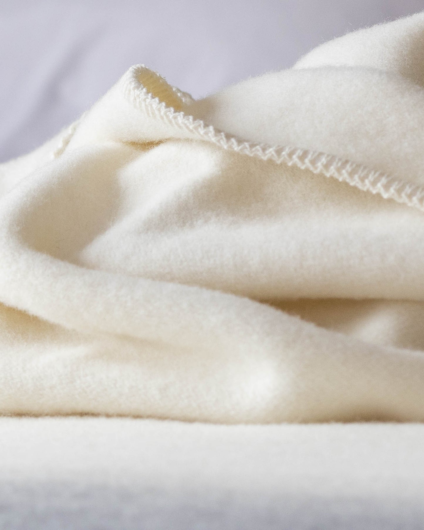 Manta de lujo de merino y cachemira para cama doble | MoST - Ivory Mist