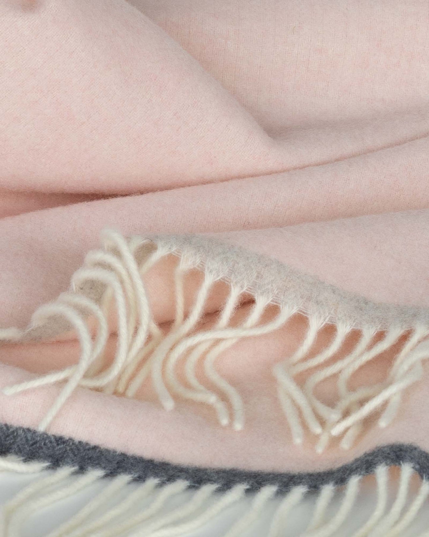 Plaid morbido in Merino e Cashmere | MoST - Milano Rosa Orlo